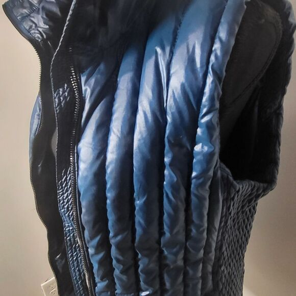 Calvin Klein Women's Blue Quilted Vest - Picture 9 of 14